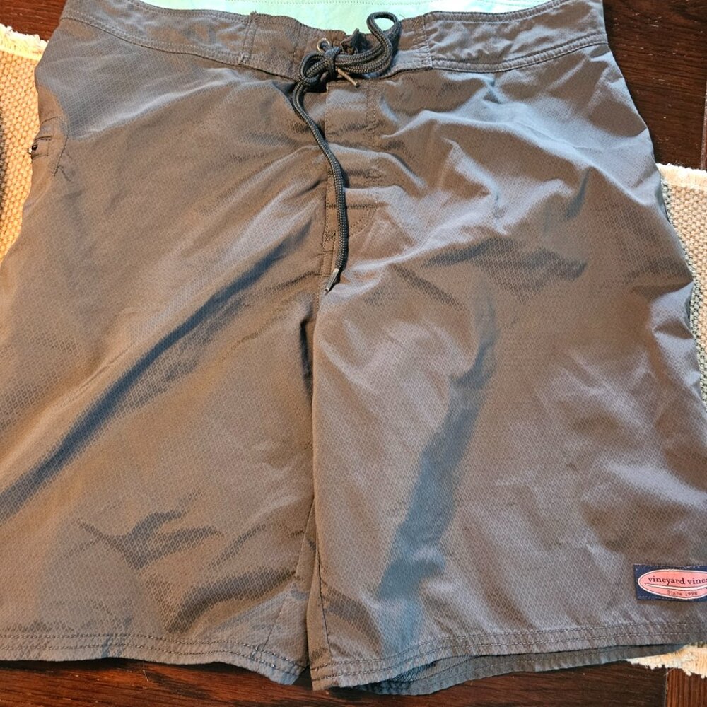 ViNEYARD VINES Mens Board Shorts Size 34